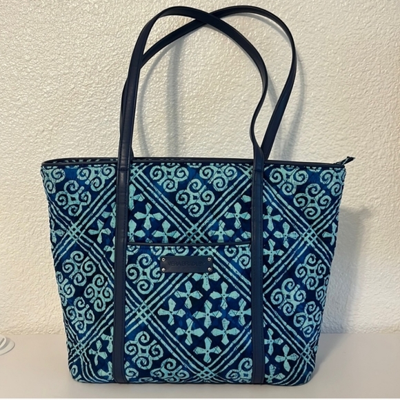 Vera Bradley Purse - Picture 2 of 7